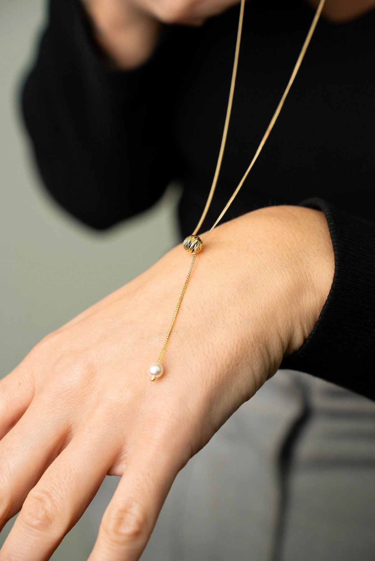 Elina Pearl - Echtgold Kette mit zarter Süßwasserperle