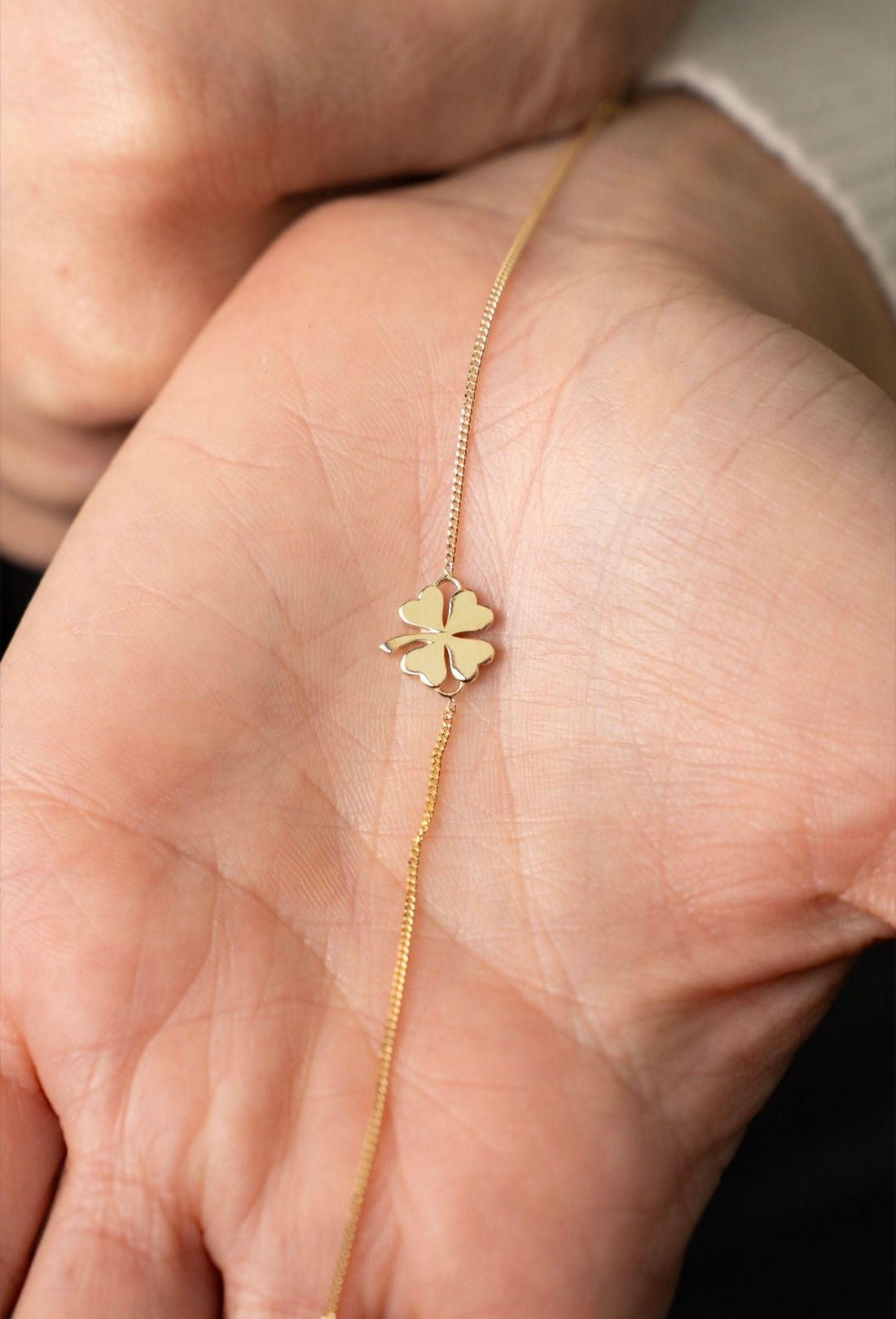 ELINA LUCKY – Kleeblatt-Armband aus 585er Gelbgold