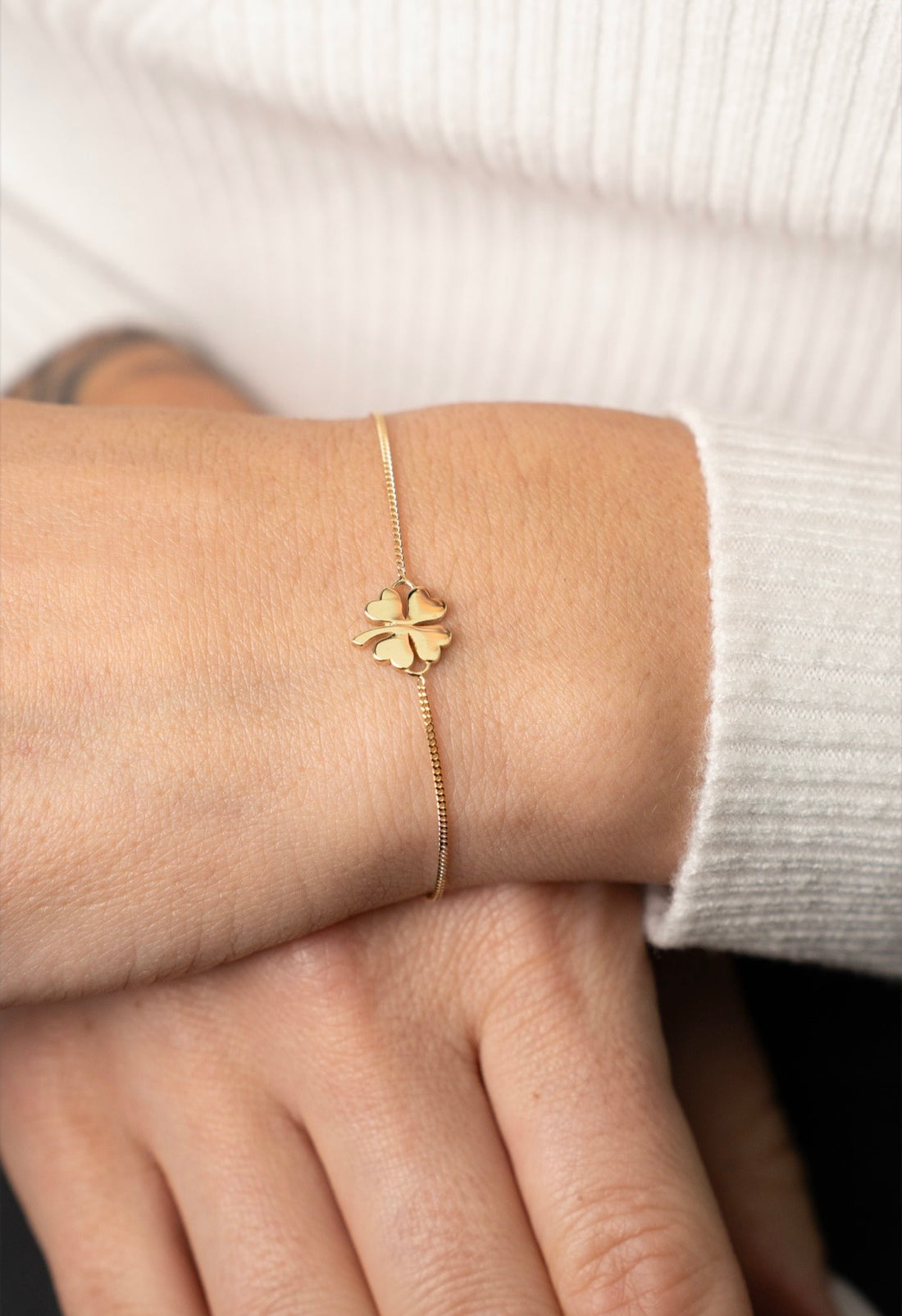 ELINA LUCKY – Kleeblatt-Armband aus 585er Gelbgold