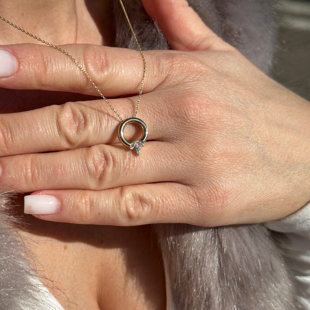 Halo Anhänger Halskette