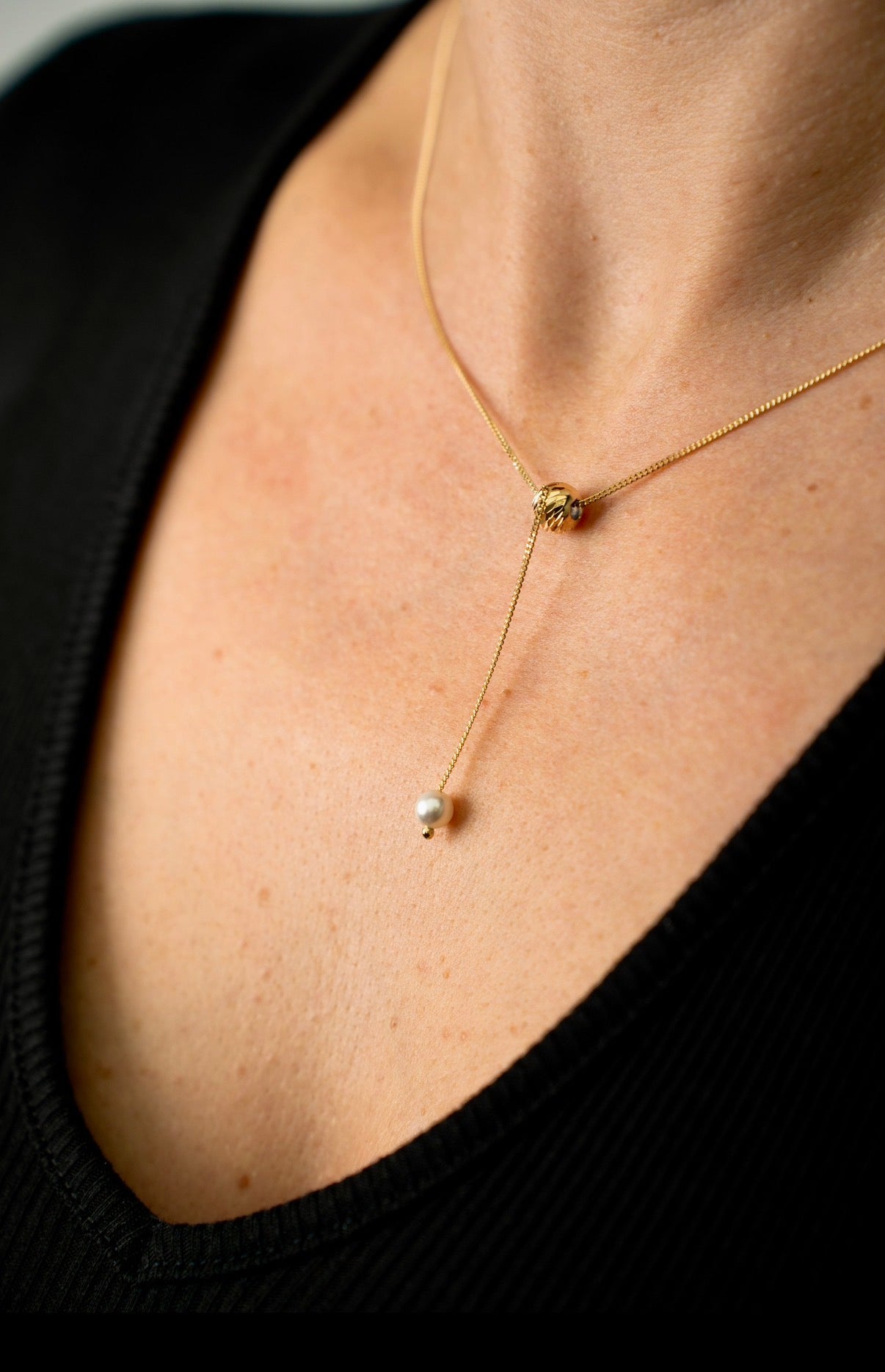 Elina Pearl - Echtgold Kette mit zarter Süßwasserperle