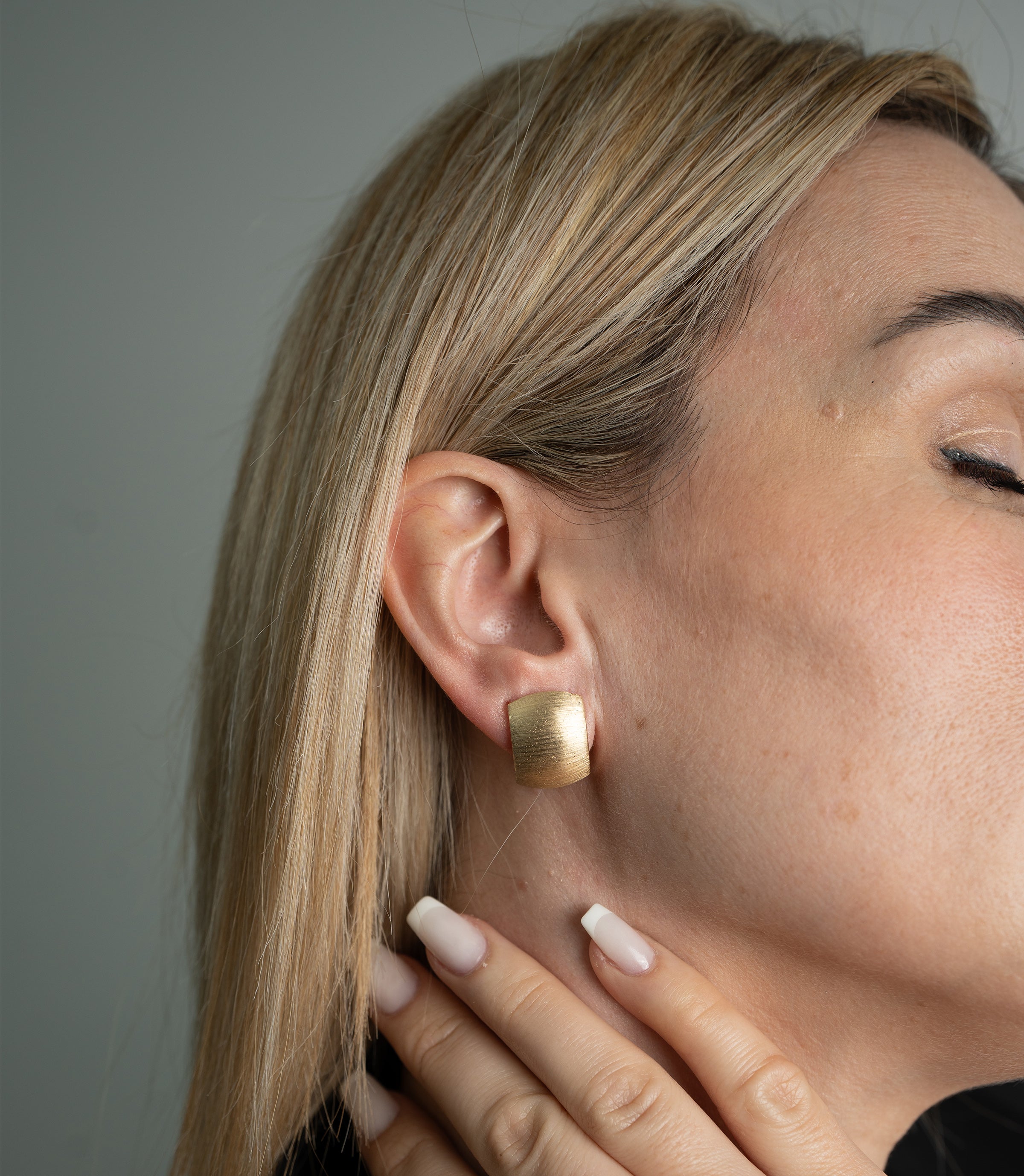 Matt Quadrat Ohrring