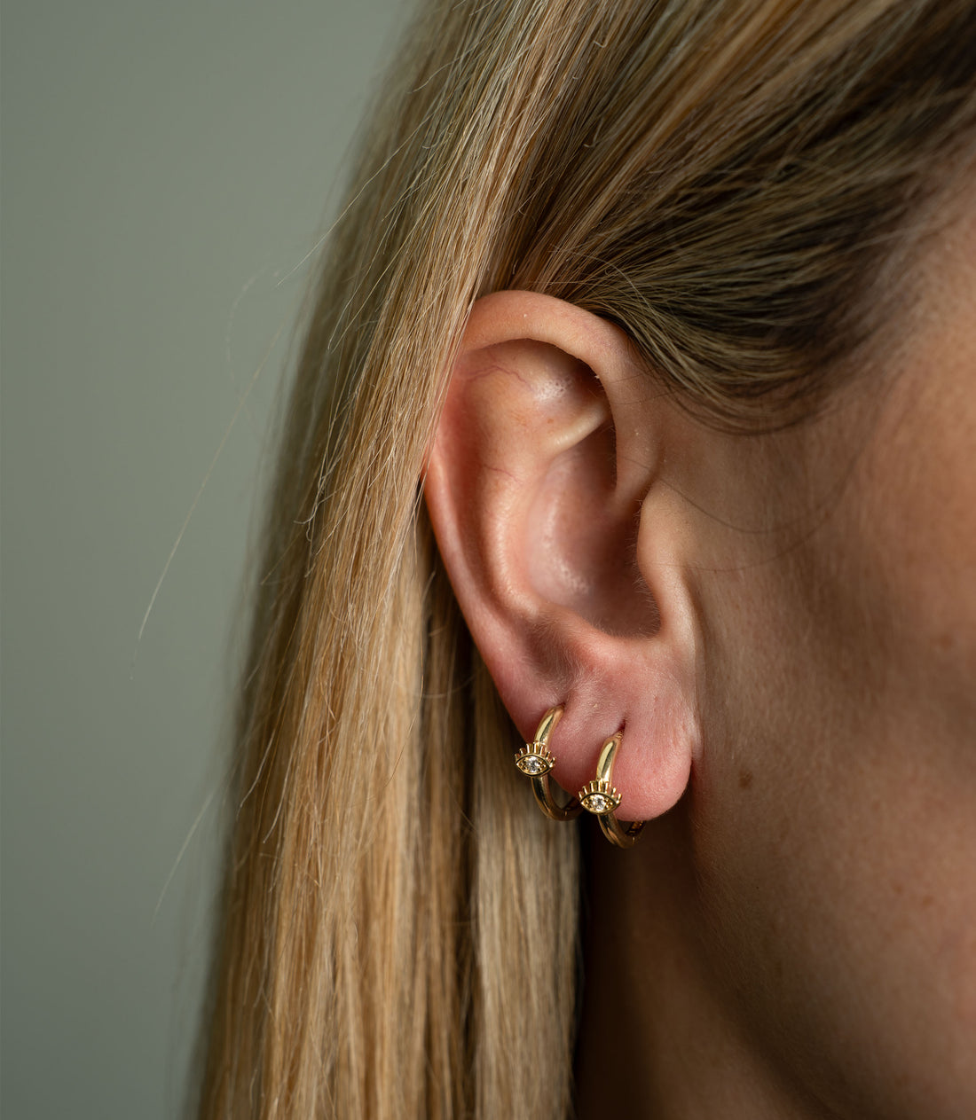 Nazar Auge Weiß Creolen – 585er Gold – Elina Gold