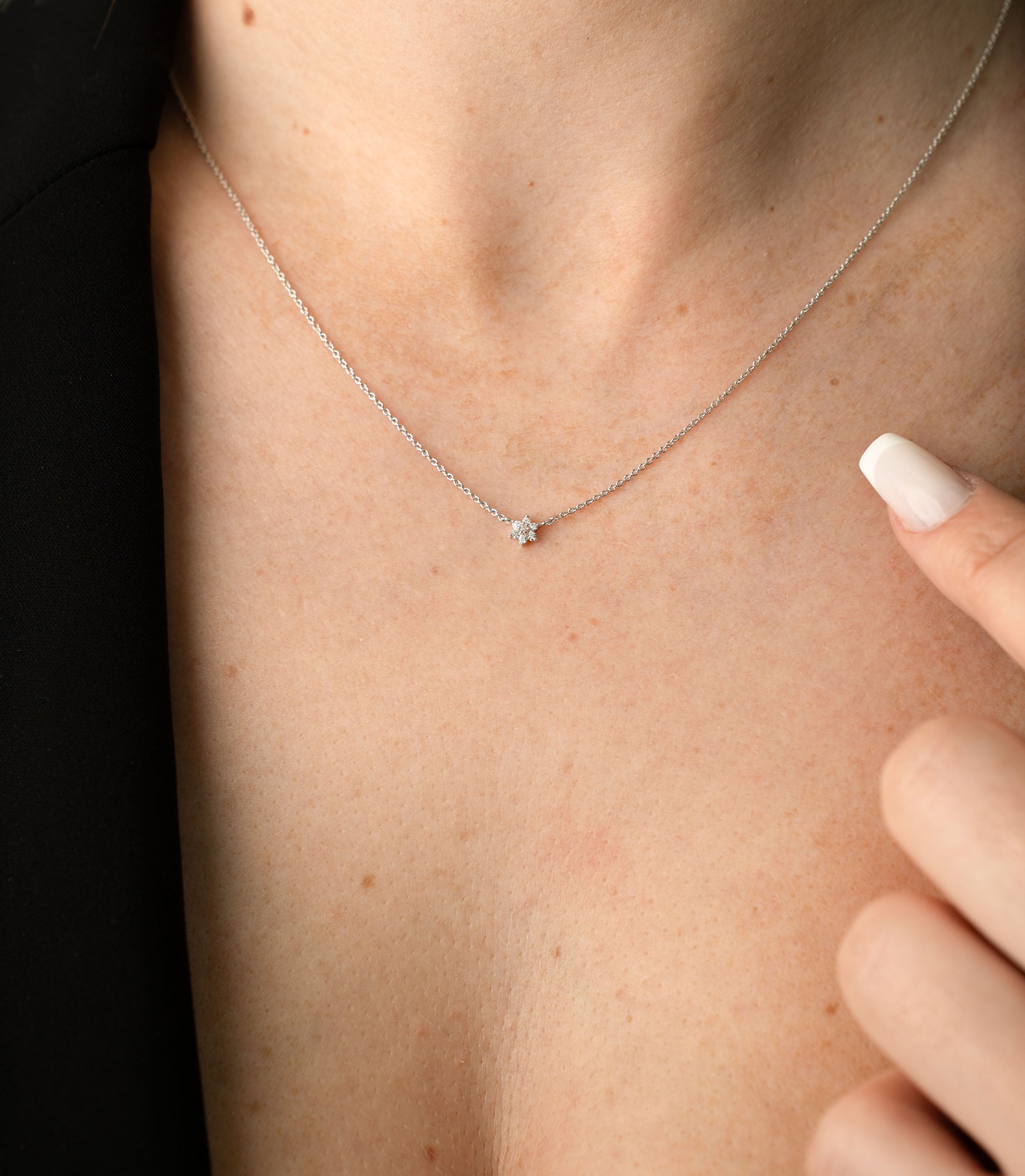 Mini Blüte Weißgold Kette