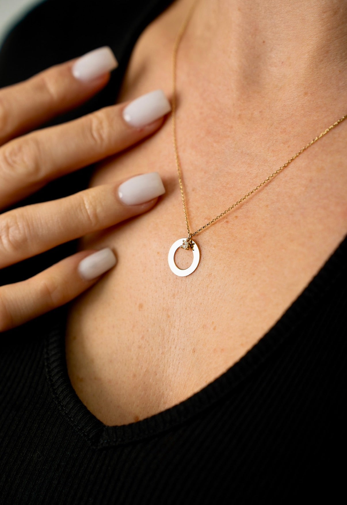 Elina Circle – Echtgold-Halskette mit Kreisanhänger - Elinagold