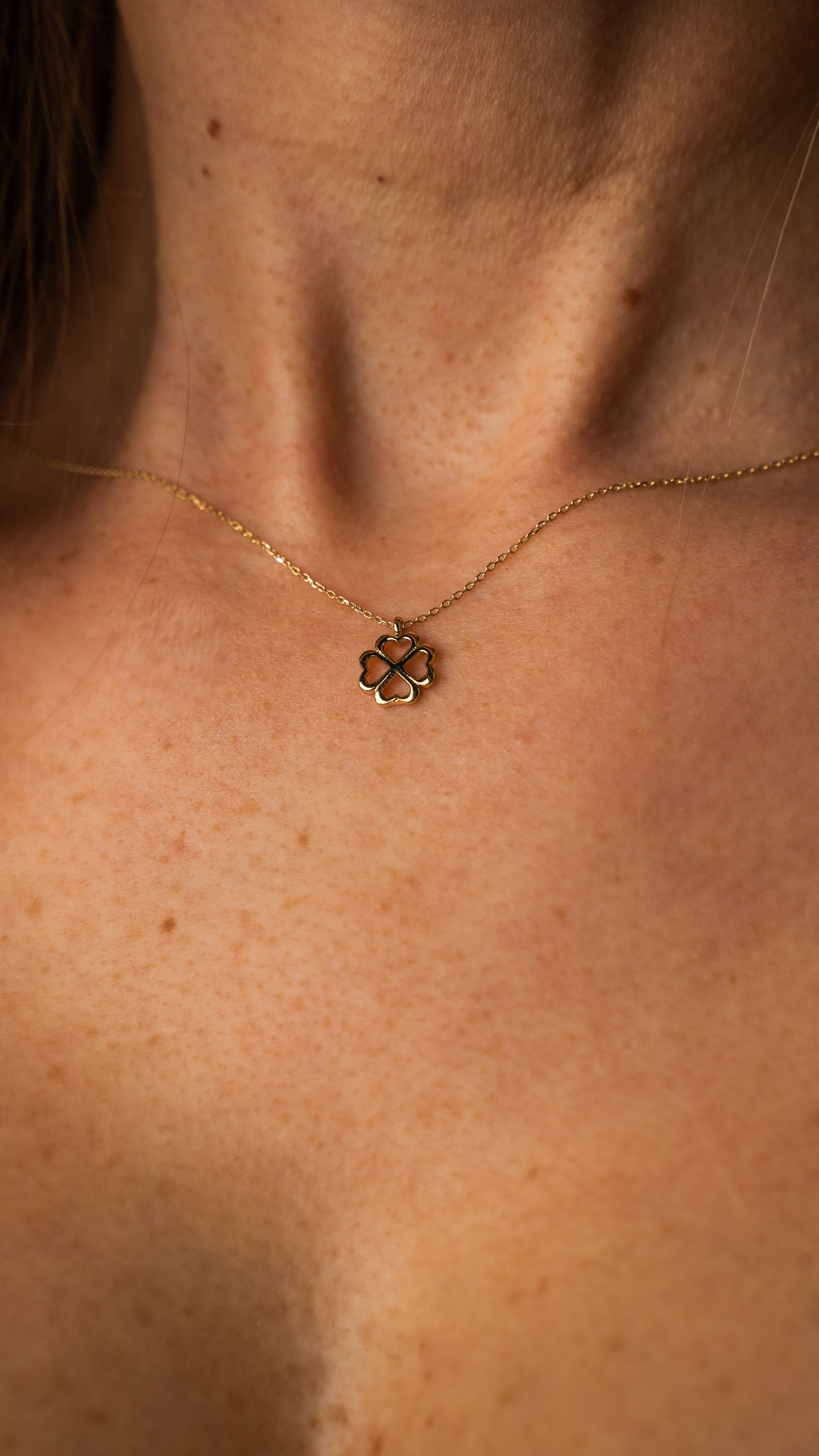 Elina Rahmen Kleeblatt Halskette