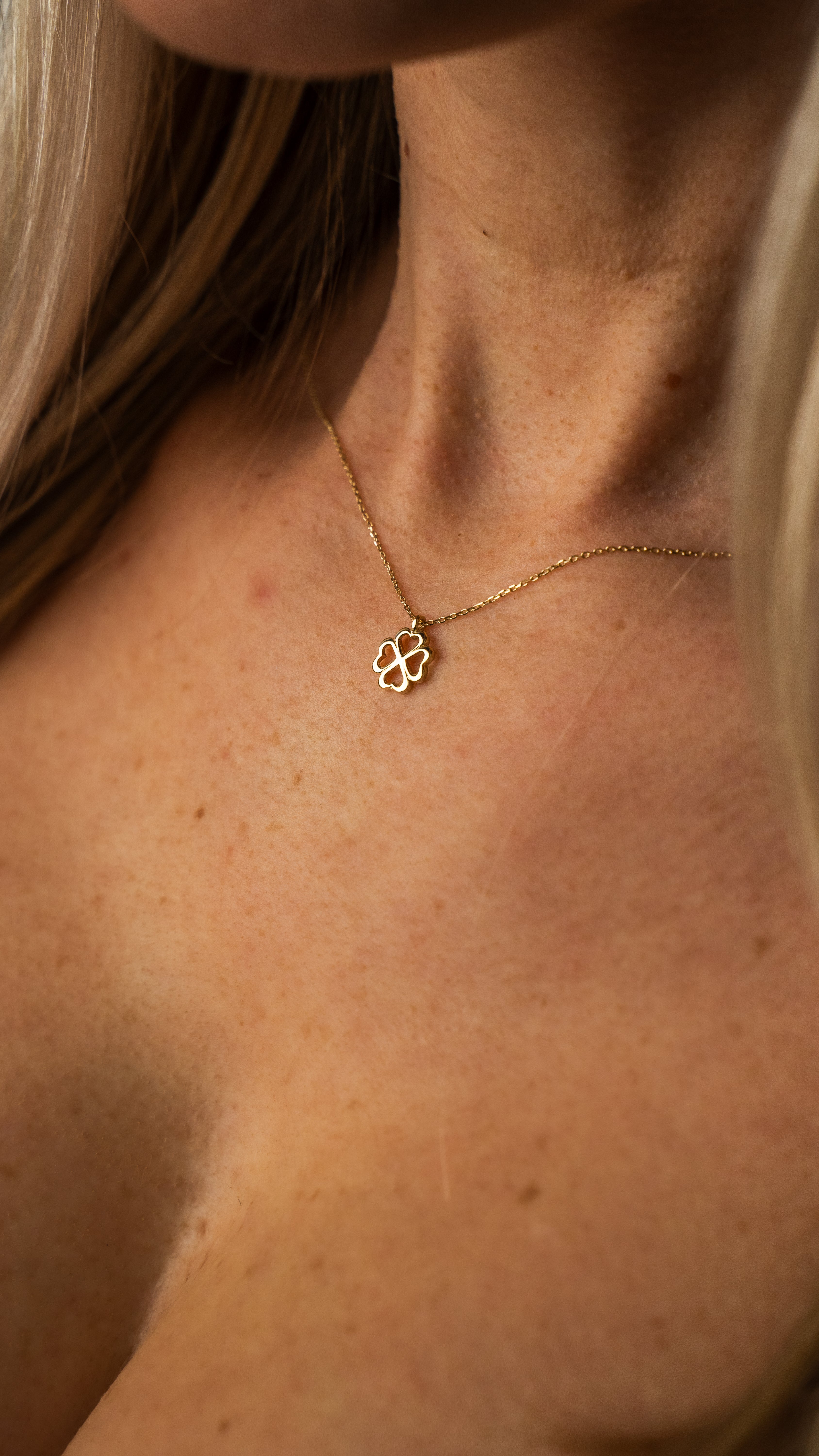 Elina Rahmen Kleeblatt Halskette
