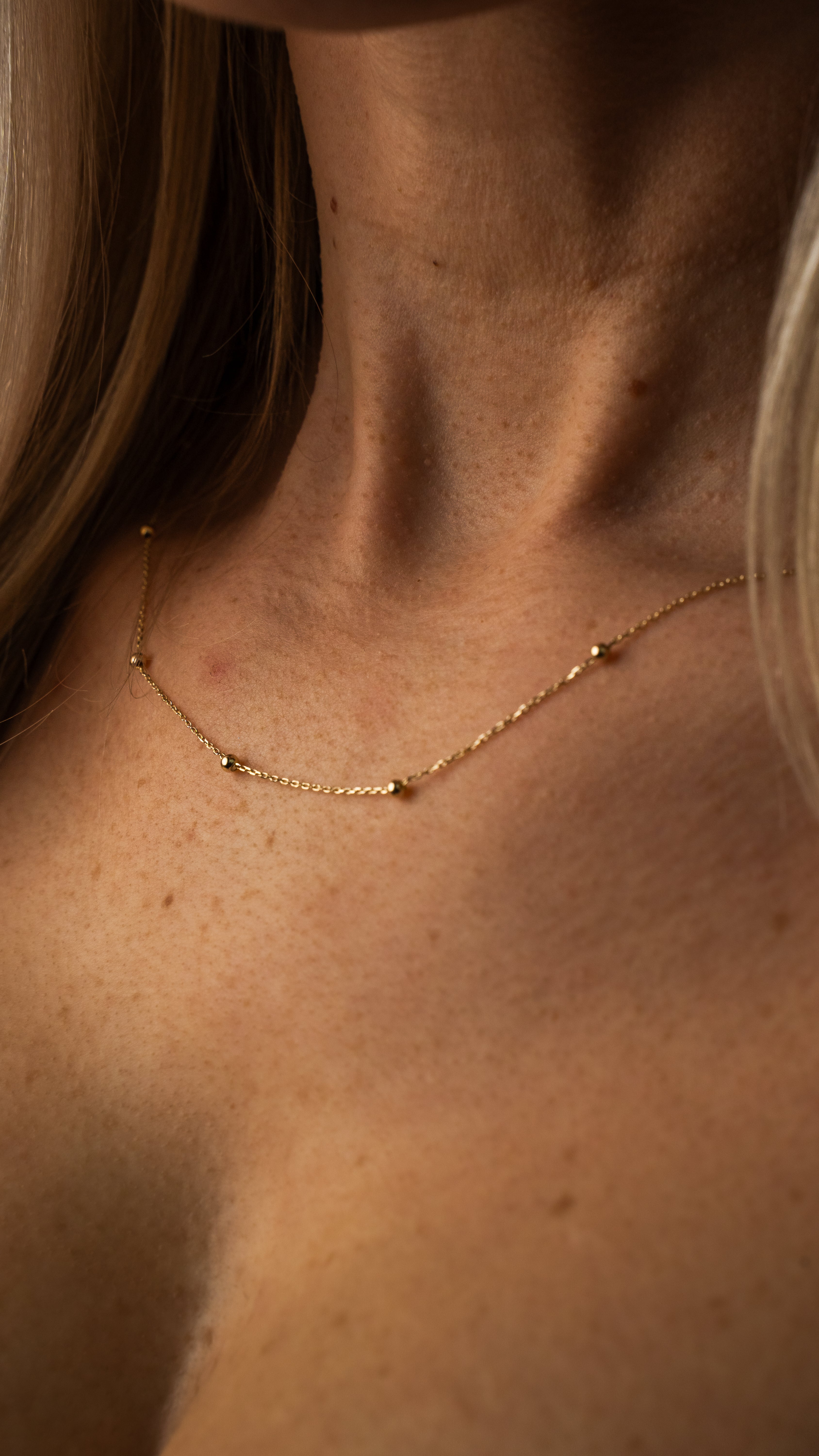 Elina Kugel Kette Filigran